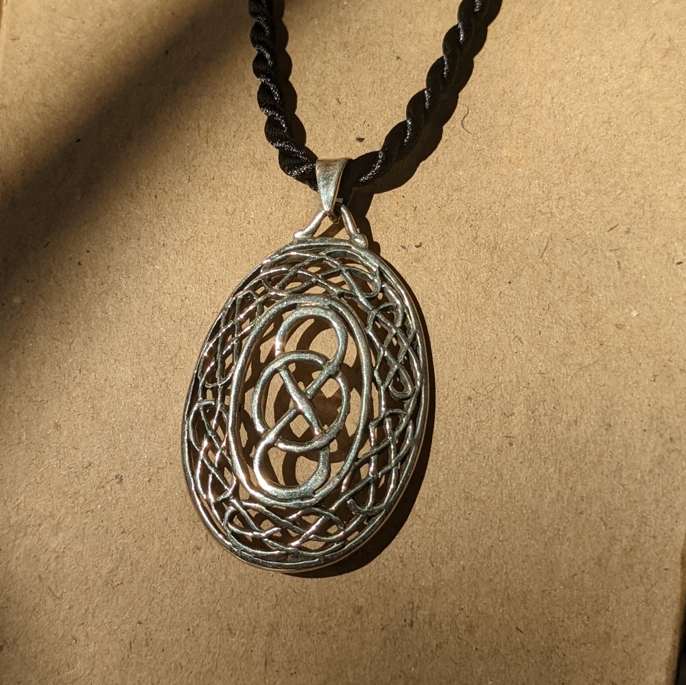 Celtic sterling silver pendant with free satin cord